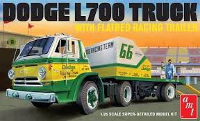 1:25 DODGE L700 TRUCK W/FLATBED RACING TRAILER