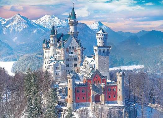 NEUSCHWANSTEIN CASTLE IN WINTER (1000 PC)