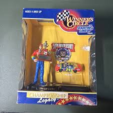 1998 KENNER WINNER'S CIRCLE WITH STARTING LINEUP FIGURE: 1995 JEFF GORDON