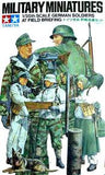 1:35 GERMAN SOLDIERS AT FIELD BRIEFING