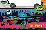 1:25 BATMAN BATMOBILE (SNAP-TOGETHER)