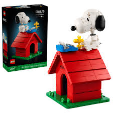 IDEAS: PEANUTS: SNOOPY'S DOGHOUSE