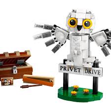HARRY POTTER: HEDWIG AT 4 PRIVET DRIVE
