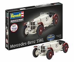 1:32 MERCEDES-BENZ SSKL W/PAINT, GLUE & A BRUSH