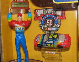 1998 KENNER WINNER'S CIRCLE WITH STARTING LINEUP FIGURE: 1997 JEFF GORDON