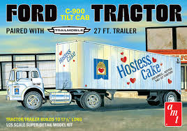 1:25 FORD C-900 TILT CAB TRACTOR PAIRED WITH 27' TRAILER