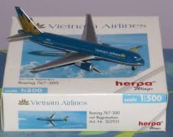 1:500 VIETNAM AIRLINES BOEING 767-300