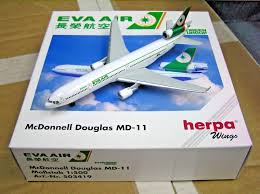 1:500 EVA AIR MCDONNELL DOPUGLAS MD-11