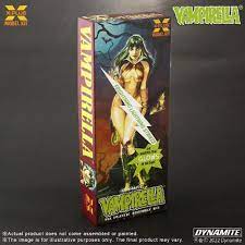 1:8 VAMPIRELLA (GLOW IN THE DARK)