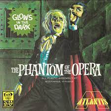 1:8 THE PHANTOM OF THE OPERA (GLOWS IN THE DARK)